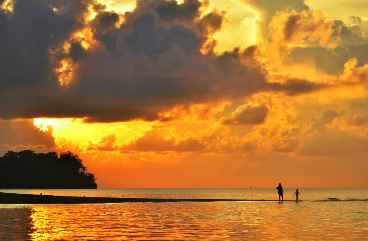 Adventure Camp Beach Resort Sablayan Exterior foto